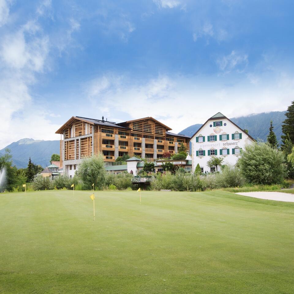 Außenansicht vom Golfplatz aus | 5 Sterne Wellnesshotel Schwarz, Österreich 