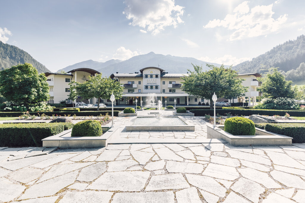 Exterior View| Wellnesshotel Alpenpalace, South Tyrol