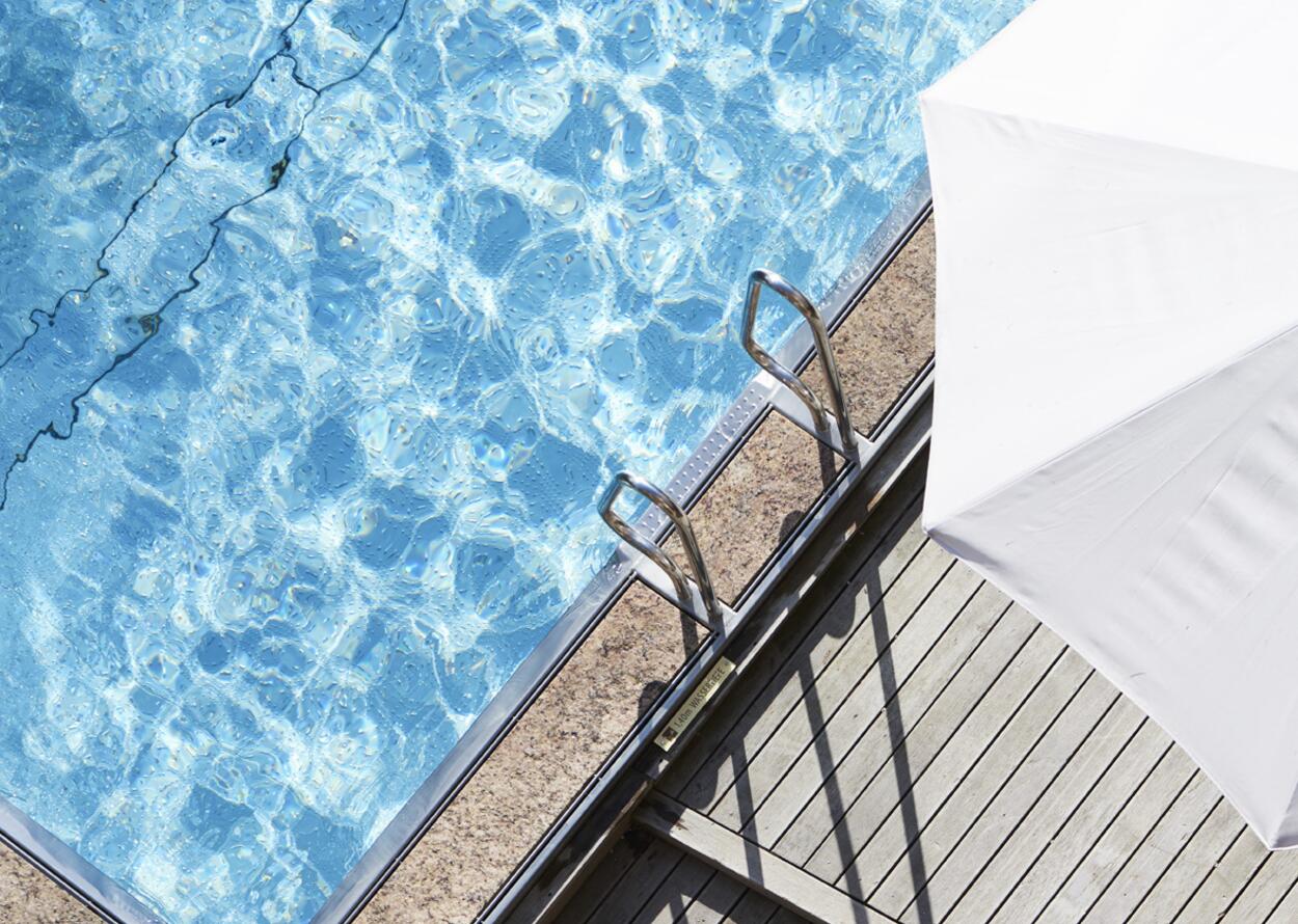 Outdoorpool | Naturehotel Waldklause, Wellness in Austria