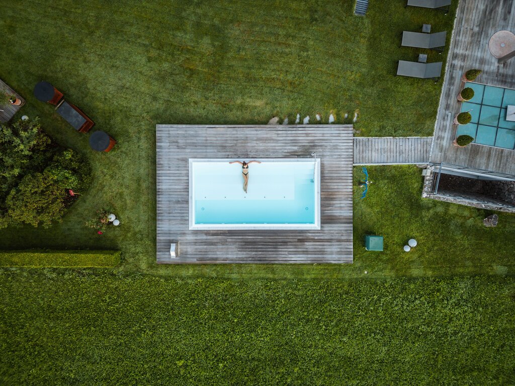 Bathing in the hotel pool | Wellnesshotel Theresa, Tyrol 