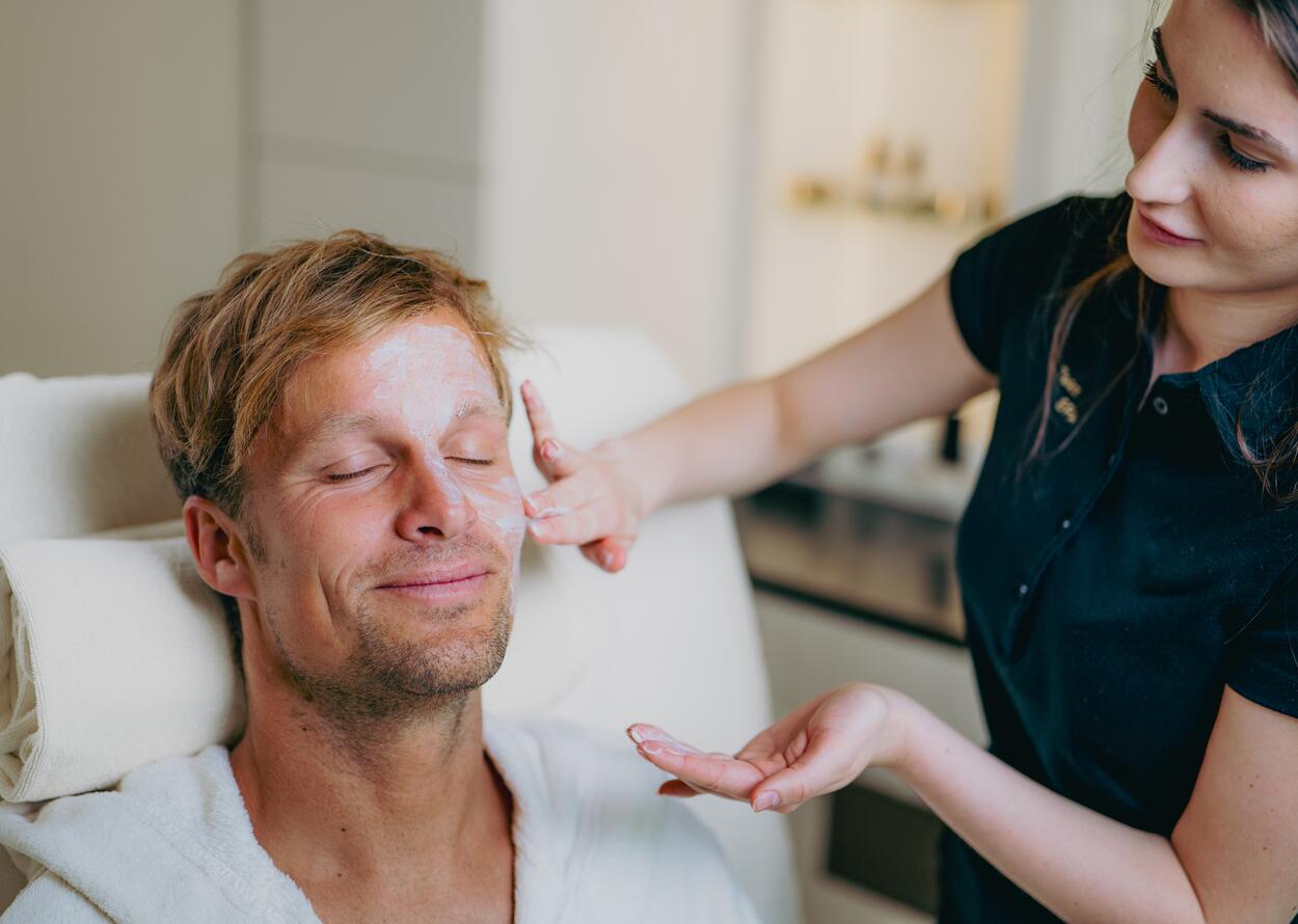 Treatments for HIM | Best Alpine Wellness Hotels