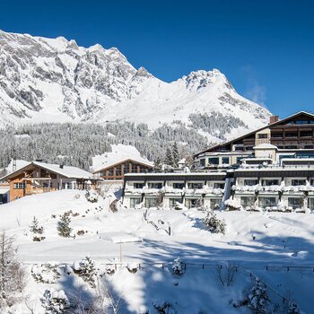 Winter exterior view | Best Alpine Wellness Hotel Übergossene Alm, Salzburg