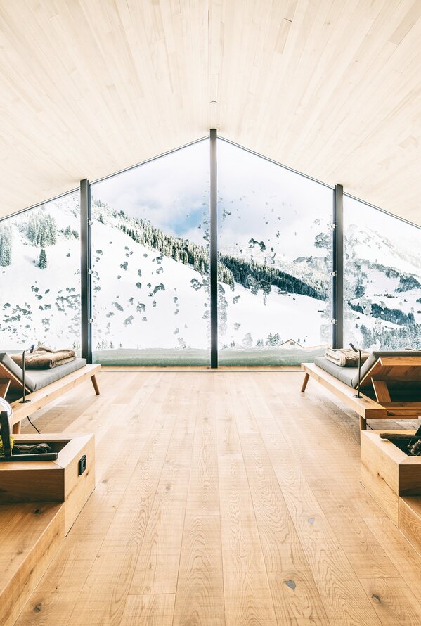 Relaxen im Ruheraum mit Bergblick | Wellnesshotel Warther Hof, Österreich