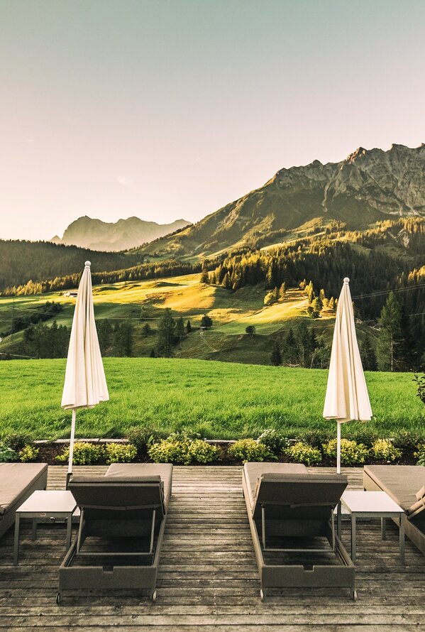 Hotelgarten inmitten der Hochkönig Bergwelt | Übergossene Alm Resort, Wellnesshotel Österreich