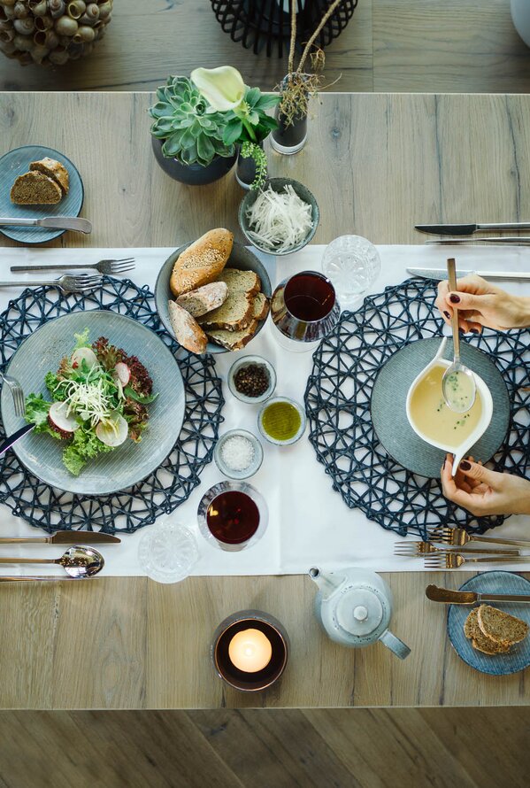 Abendessen im Naturhotel | Best Alpine Wellness Hotel Waldklause, Wellnesshotel Tirol