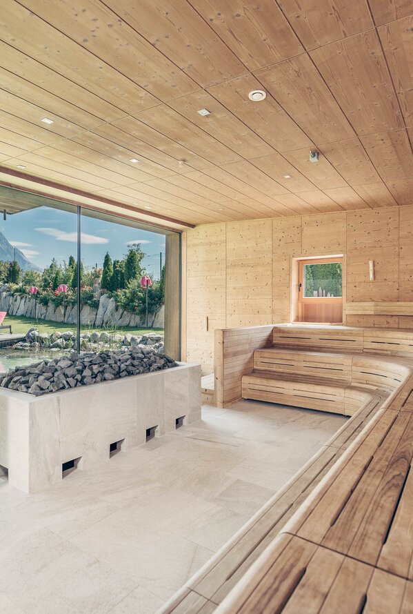 Sauna with mountain panorama | Wellness vacation in the Best Alpine Wellness Hotel Schwarz, Mieming