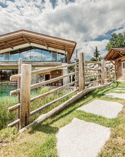 Poolbereich vom Alpenresort Schwarz | 5 Sterne Hotel Schwarz, Wellnesshotel Tirol