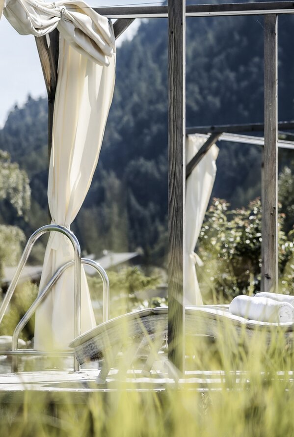 Sunbathing on the floor terrace | Wellnesshotel Zillertal