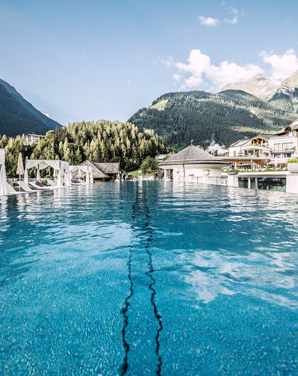 Outdoorpool with Mountain View | Wellnesshotel Stock, Tyrol