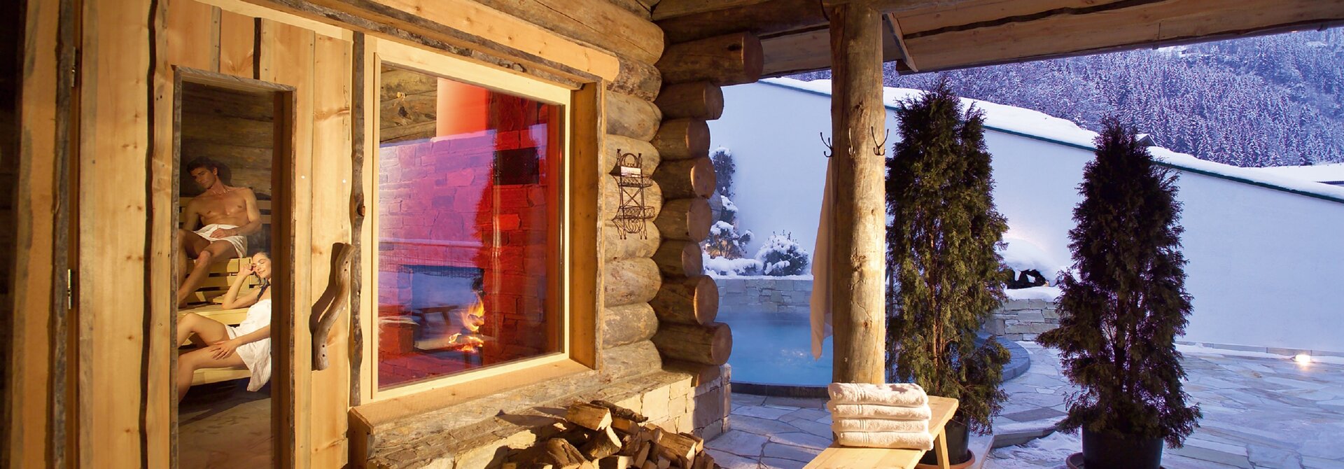 Saunieren im Winter Saunieren im Winter | Best Alpine Wellnesshotel Stock, 5 Sterne Resort im Zillertal