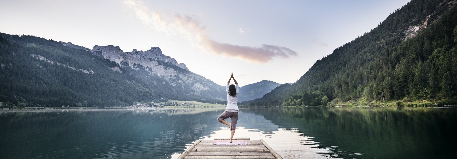Yoga am See | Best Alpine Wellness Hotels