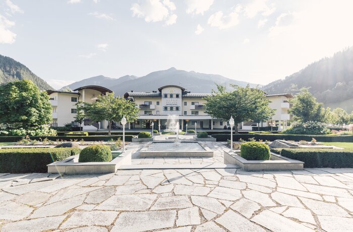 Sommer Außenansicht | Wellnesshotel Alpenpalace, Süditirol