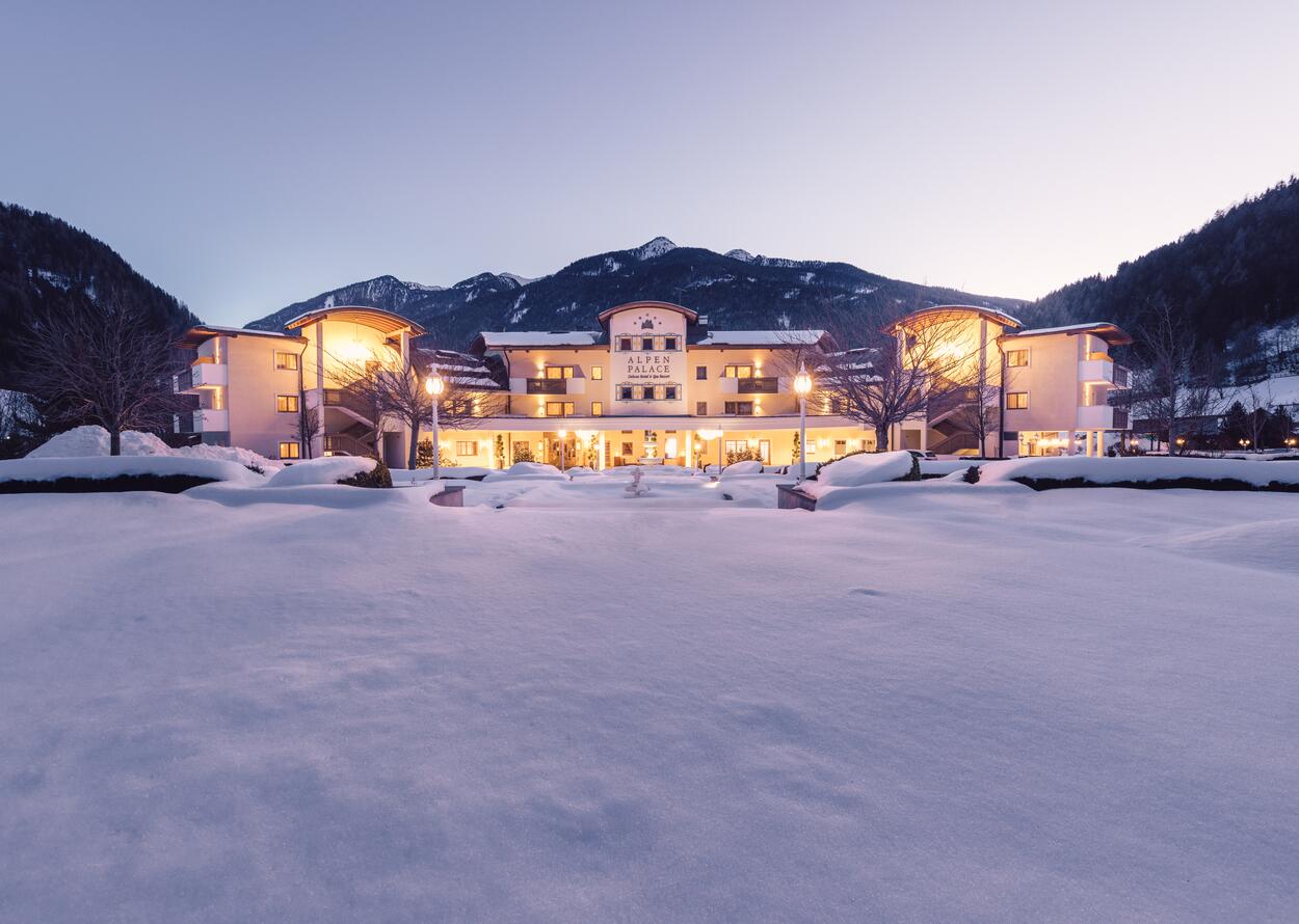 Winter exterior view | 5 star superior wellness hotel Alpenpalace, South tyrol