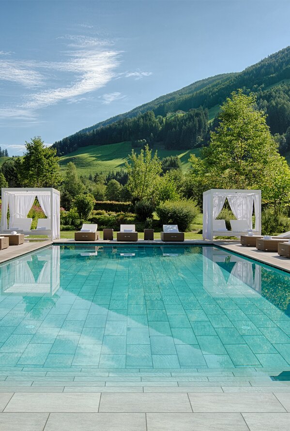 Outdoor Pool with Garden | Luxury Hideaway & Spa Retreat Alpenpalace, Wellnesshotel South Tyrol