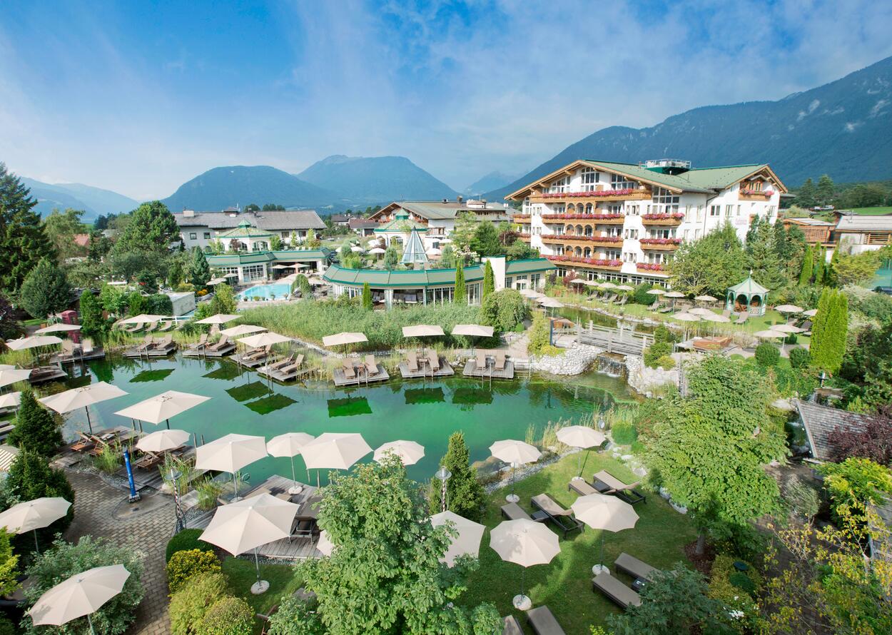 Hotelansicht im Sommer Hotelansicht im Sommer | Alpenresort Schwarz, Wellnesshotel Tirol