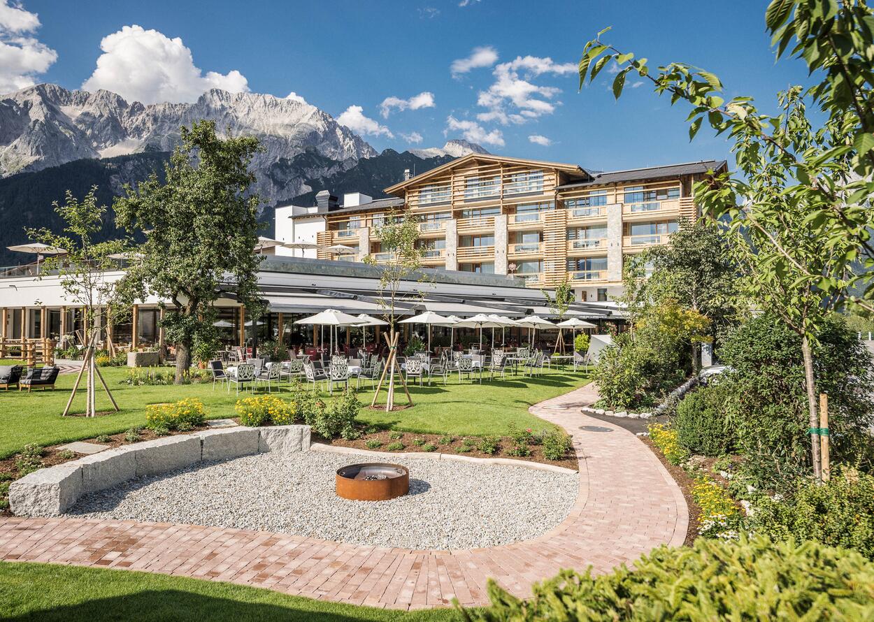Outdoor Area with Fireplace | Best Alpine Wellnesshotel Schwarz, Tyrol 