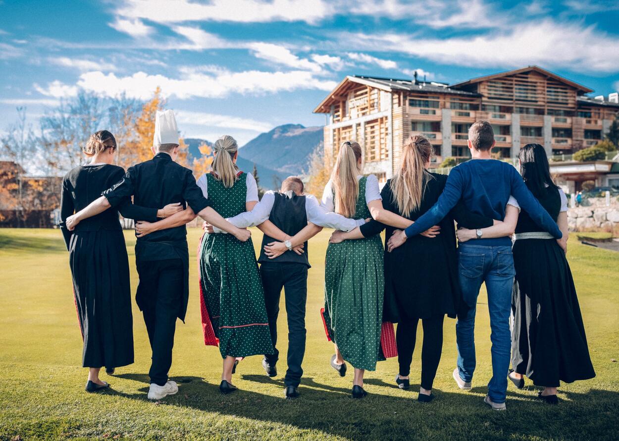 Team Arm in Arm| Wellnesshotel Schwar, Tirol