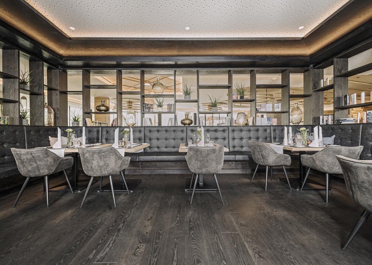 Ausgezeichnete Kulinarik im stimmungsvollen Restaurant Ausgezeichnete Kulinarik im stimmungsvollen Restaurant | Alpenresort Schwarz, Wellnesshotel Tirol