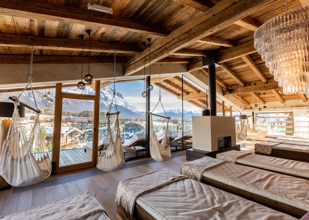 Relaxation room with nature view | 5 star Wellnesshotel Schwarz, Tirol