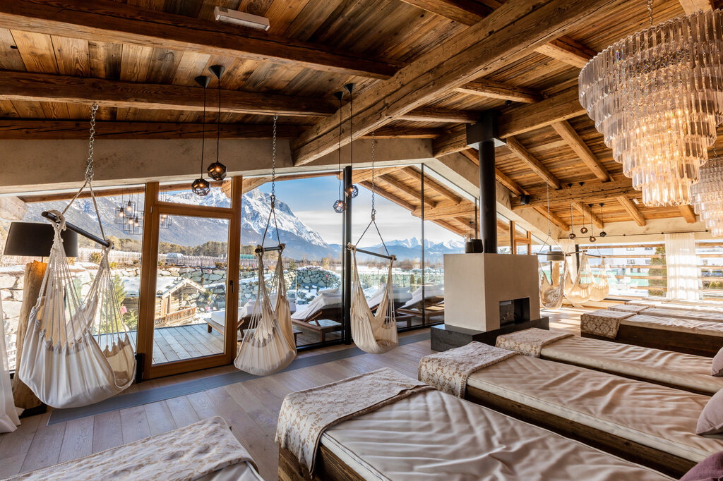 Relaxation room with nature view | 5 star Wellnesshotel Schwarz, Tirol