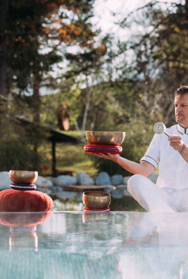 Singing bowl meditation