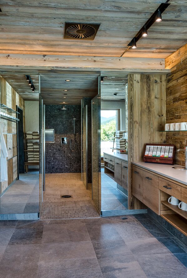Saunabereich mit Holzverkleidung | 4 Sterne Superior Wellnesshotel Post, Österreich