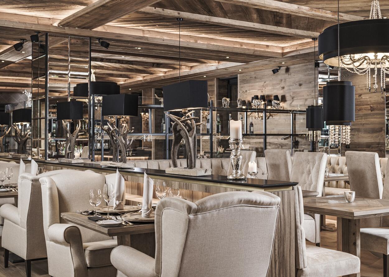 Restaurant mit modernem Ambiente | Best Alpine Wellness Hotel Alpin Resort Sacher, Seefeld