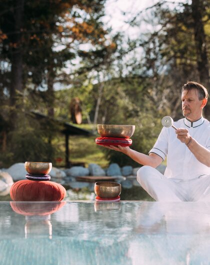 Singing bowl meditation