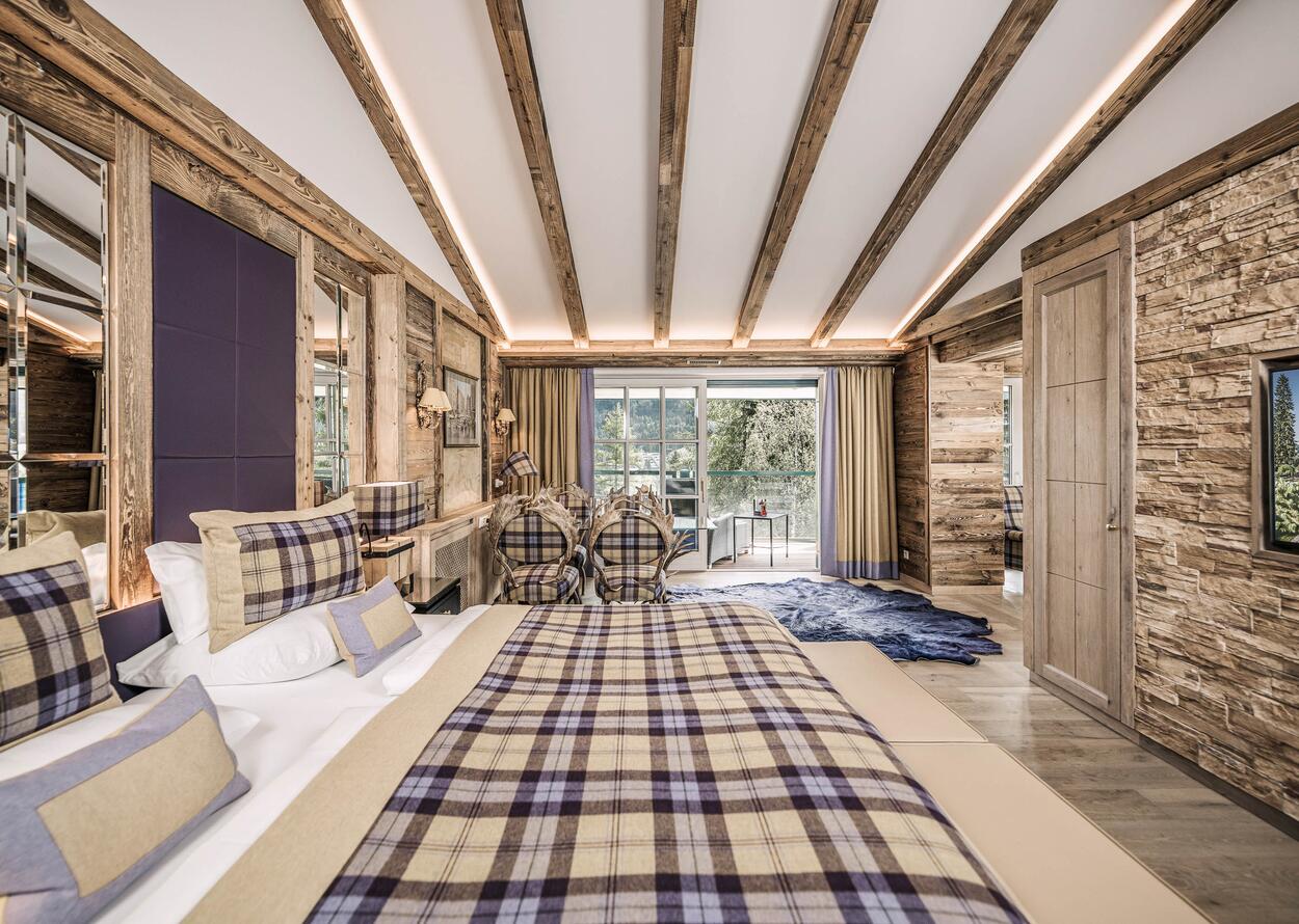 Moderne Holzzimmer | 5 Sterne Superior Hotel Alpin Resort Sacher, Tirol 