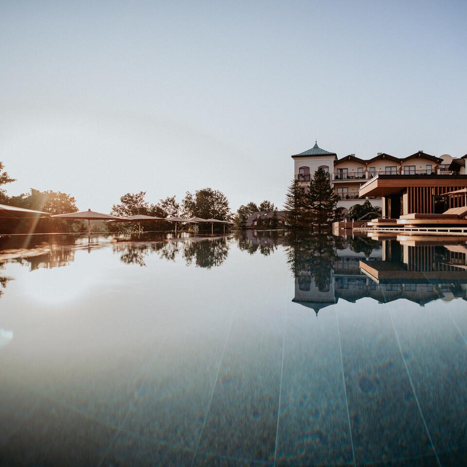 Garten Pool | Genussdorf Gmachl, Wellnesshotel Salzburg