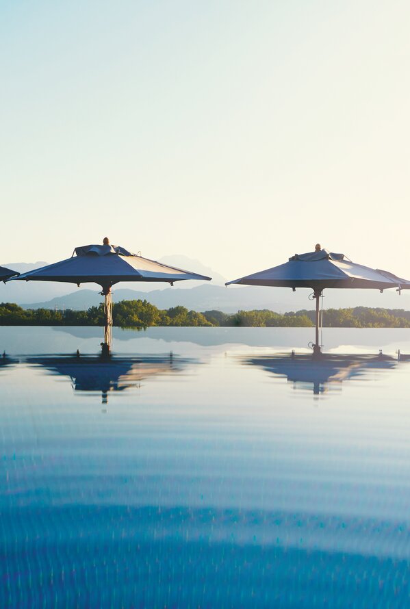 Infinitypool in den Alpen | Best Alpine Wellnesshotel Gmachl, Salzburg