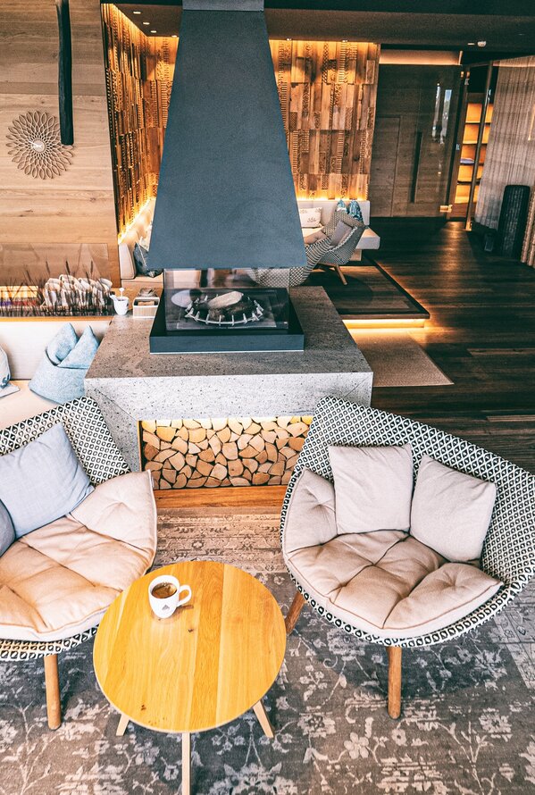 Wellnessbereich mit Feuerstelle Wellnessbereich mit Feuerstelle | Best Alpine Wellnesshotel Gmachl, Österreich