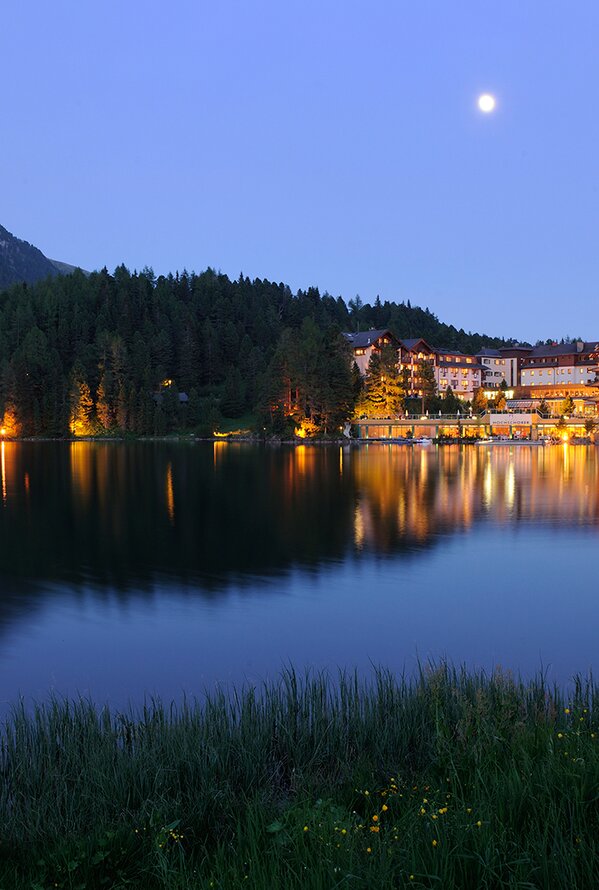  See bei Nacht mit Hotel im Hintergrund | Wellnesshotel Hochschober, Österreich
