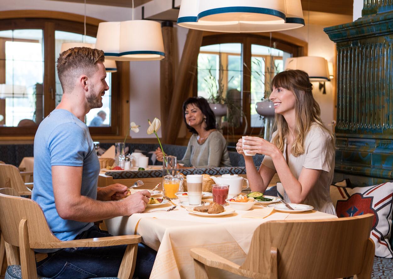 Gemütlicher Frühstücksbereich Gemütlicher Frühstücksbereich | Best Alpine Wellnesshotel Hochschober, Turracher Höhe