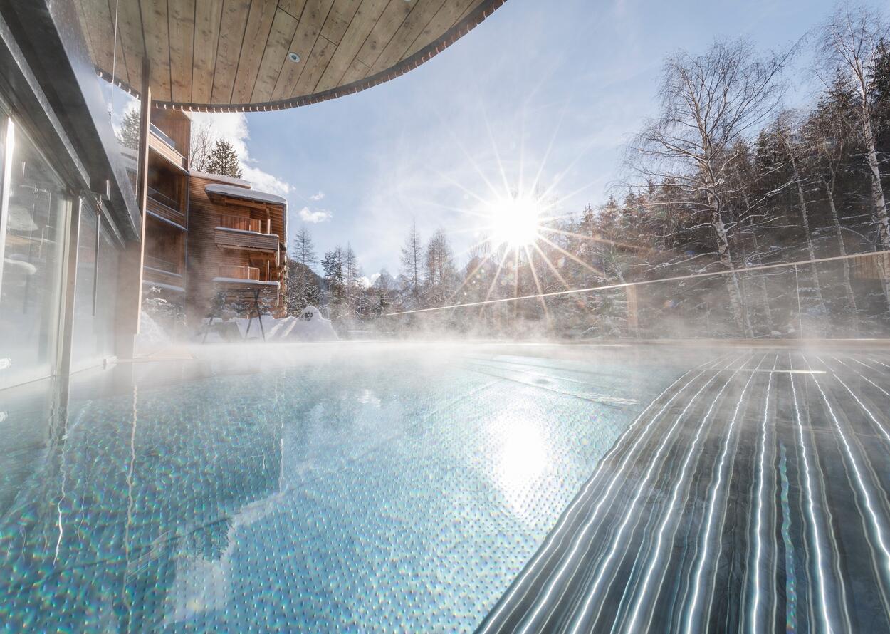 Heated pool area | Nature- & Wellnesshotel Waldklause, Ötztal