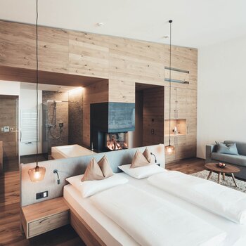 Doppelzimmer mit Holzfassade | 4 Sterne Superior Hotel Nesslerhof, Österreich