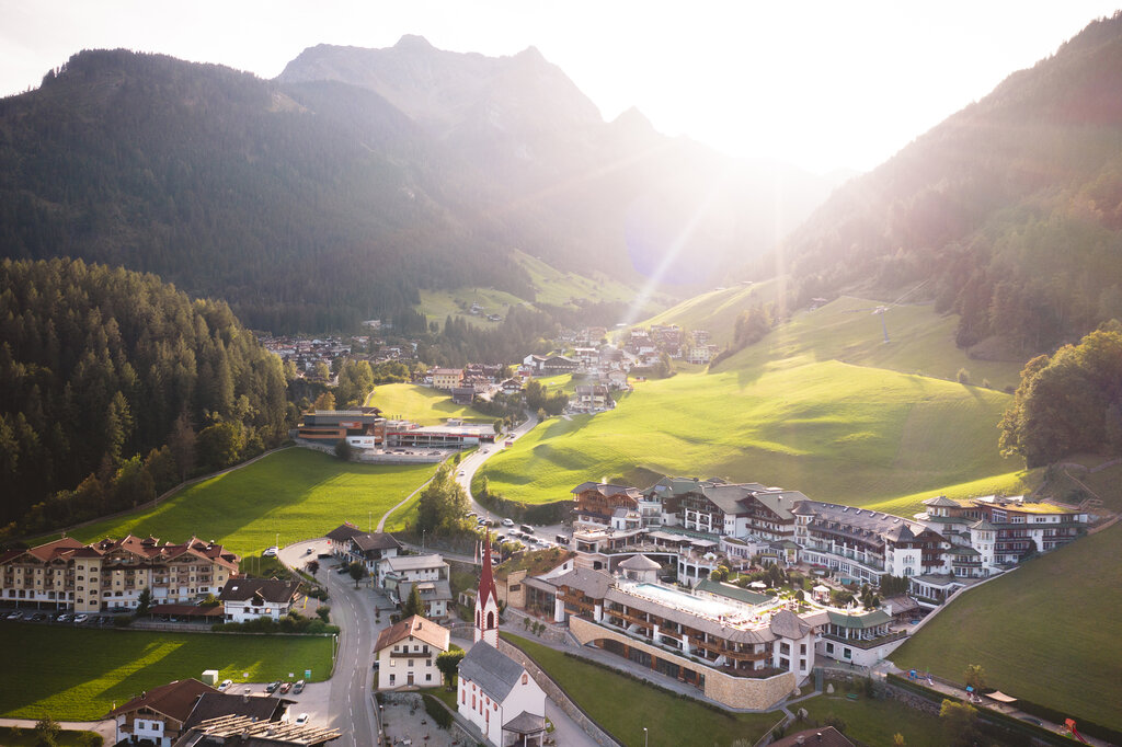 Hotel Facility in Summer | Best Alpine Wellnesshotel Stock, Zillertal