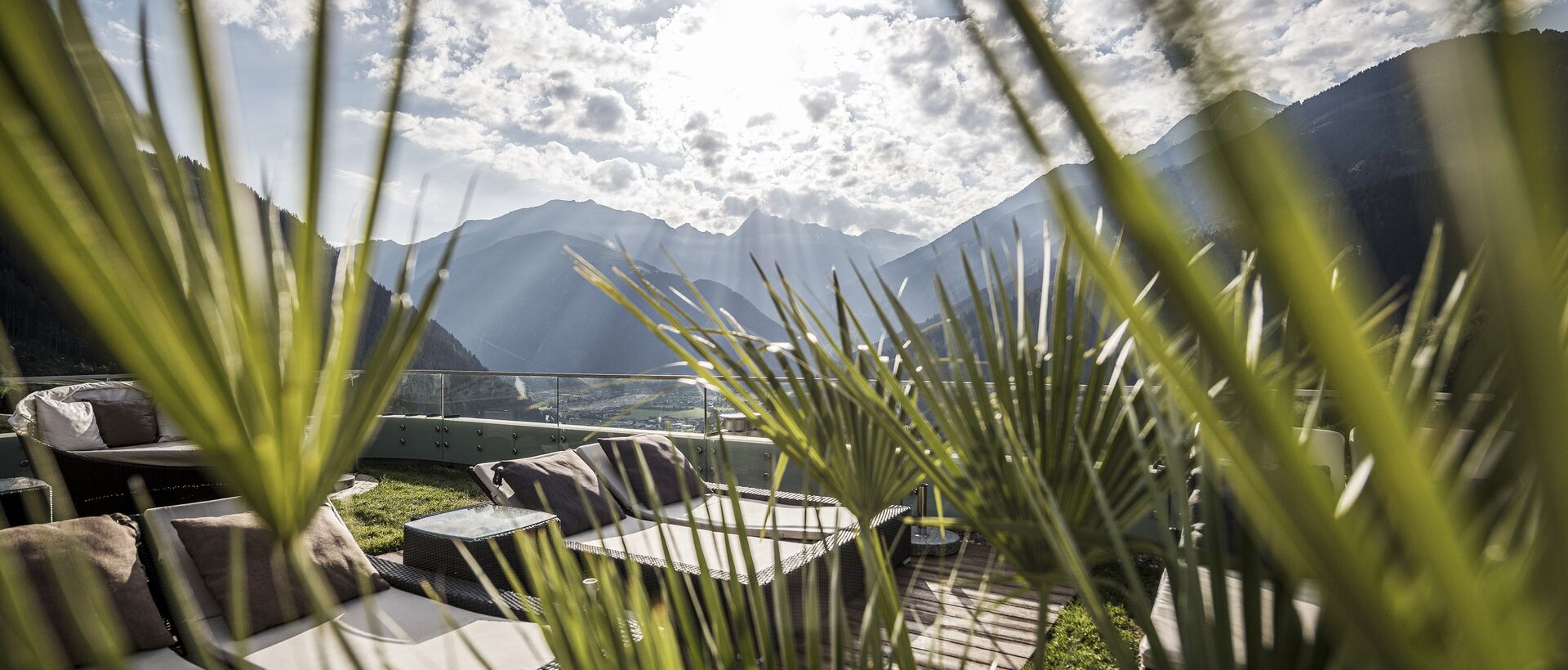 Outdoor Relaxbereich | Best Alpine Wellnesshotel Stock, Zillertal