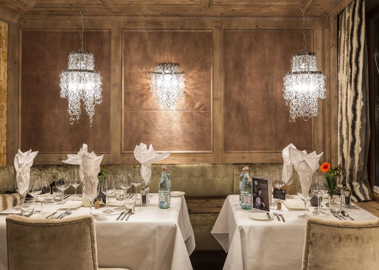 Country style dining room | 5 Star Wellnesshotel Stock, Tyrol