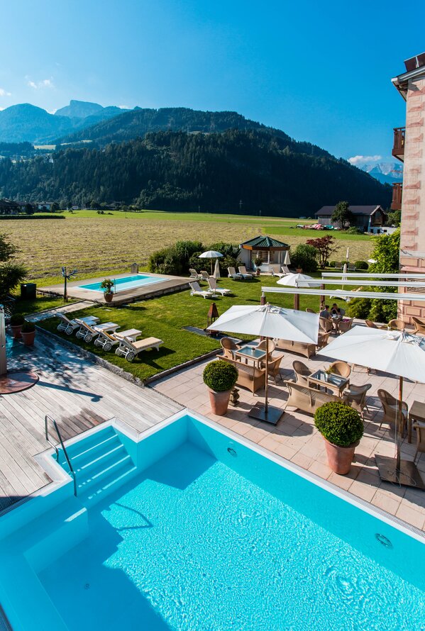 Außenansicht Garten Außenansicht Garten | Wellnesshotel Theresa, Tirol