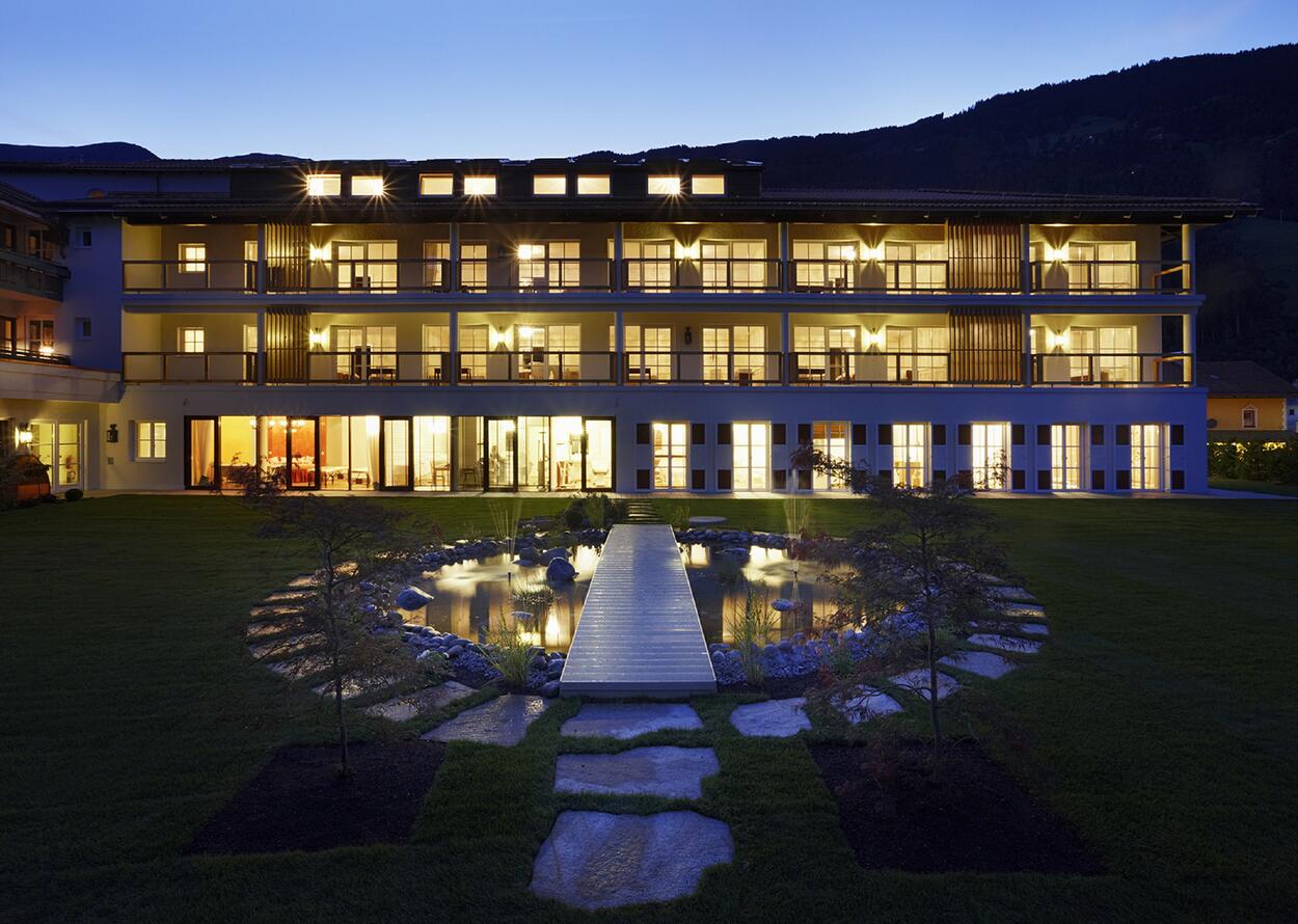 Hotel exterior View at Night | Wellnesshotel Theresa, Austria