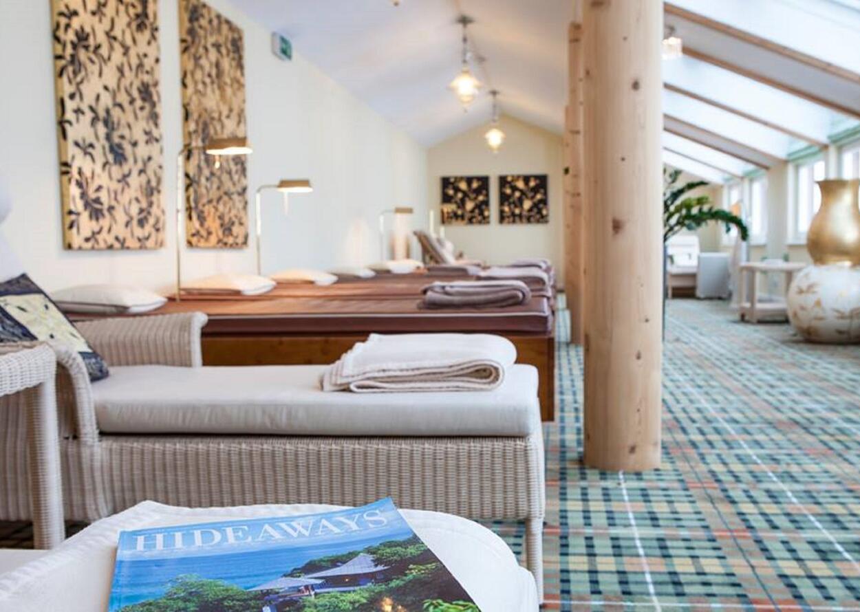 Enjoying in the Relaxation Area | Wellnesshotel Theresa, Zillertal 