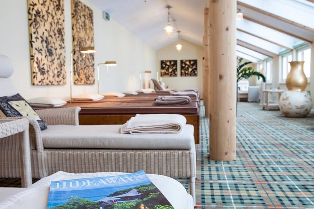 Enjoying in the Relaxation Area | Wellnesshotel Theresa, Zillertal 