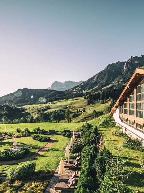 Hotelanlage im Sommer | 4 Sterne Superior Hotel Übergossene Alm, Hochkönig