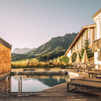 Outdoor Sauna with Pool | Wellnesshotel Übergossene Alm, Salzburg