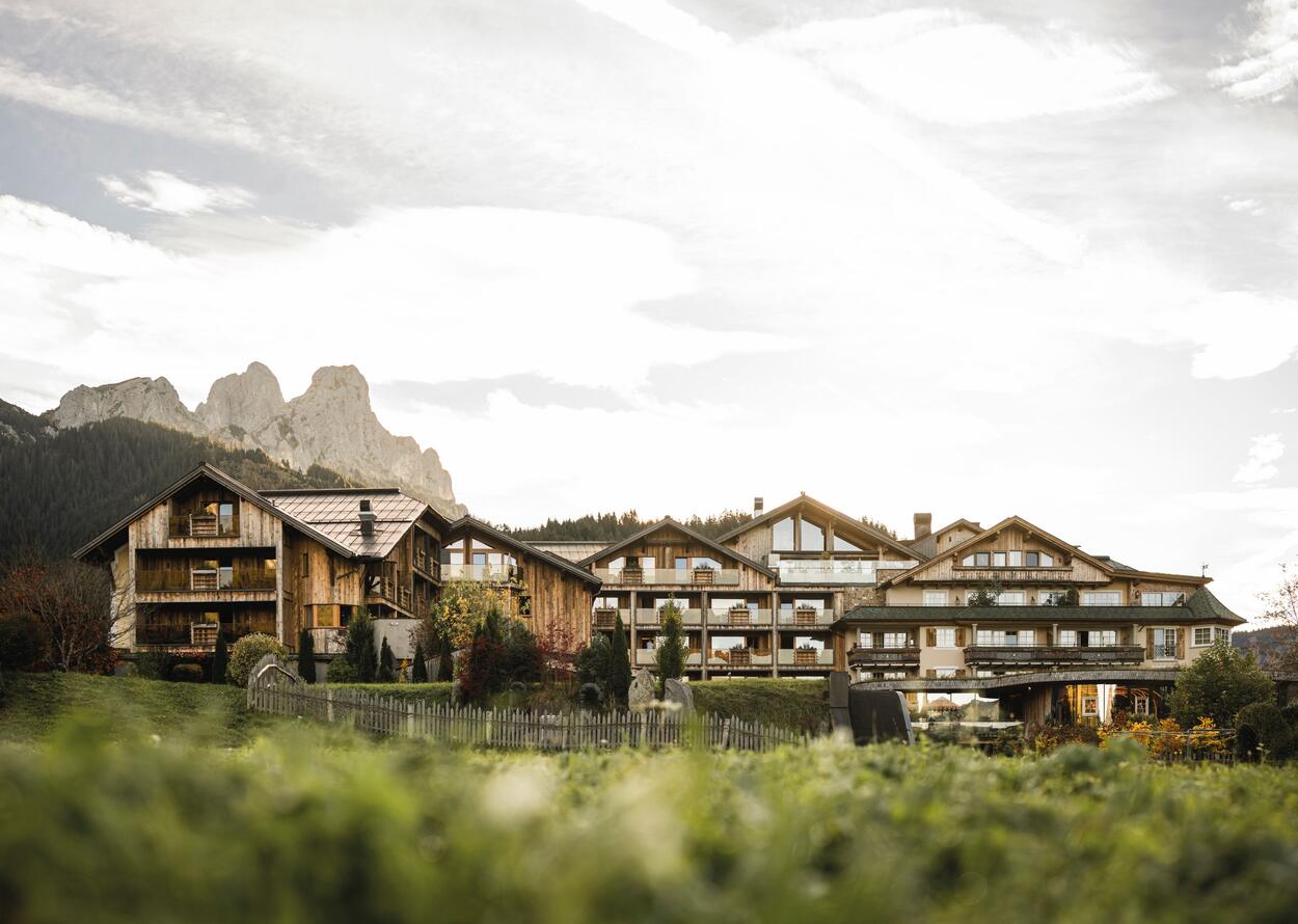 Hotelansicht | 4 Sterne Superior Wellnesshotel Engel, Österreich