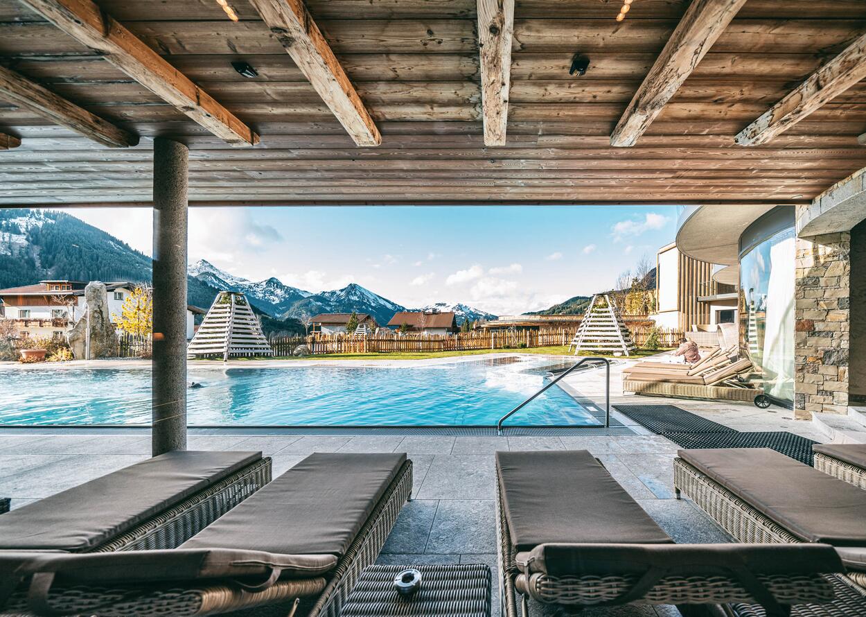 Außenpool | 4 Sterne Superior Wellnesshotel Engel, Österreich