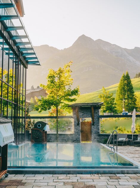 Outdoor Schwimmbad Sommer | 4 Sterne Superior Wellnesshotel Warther Hof