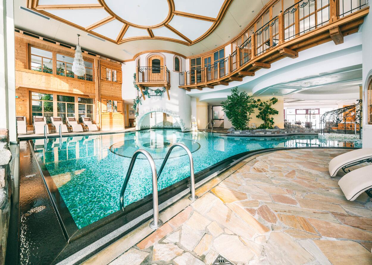 Indoor Erlebnisschwimmbad | Wellnesshotel Warther Hof, Arlberg