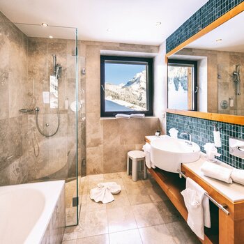 Badezimmer | Wellnesshotel Warther Hof, Arlberg